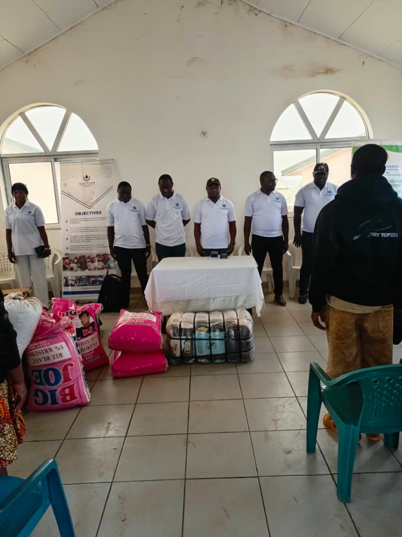 KHAMAHUF team with center residents